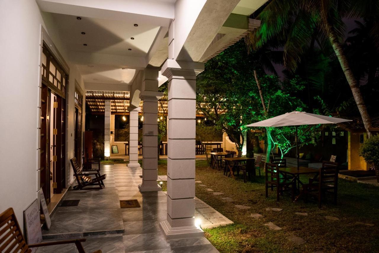 Plantation Surf Inn & Restaurant - Мідіґама-Іст Екстер'єр фото