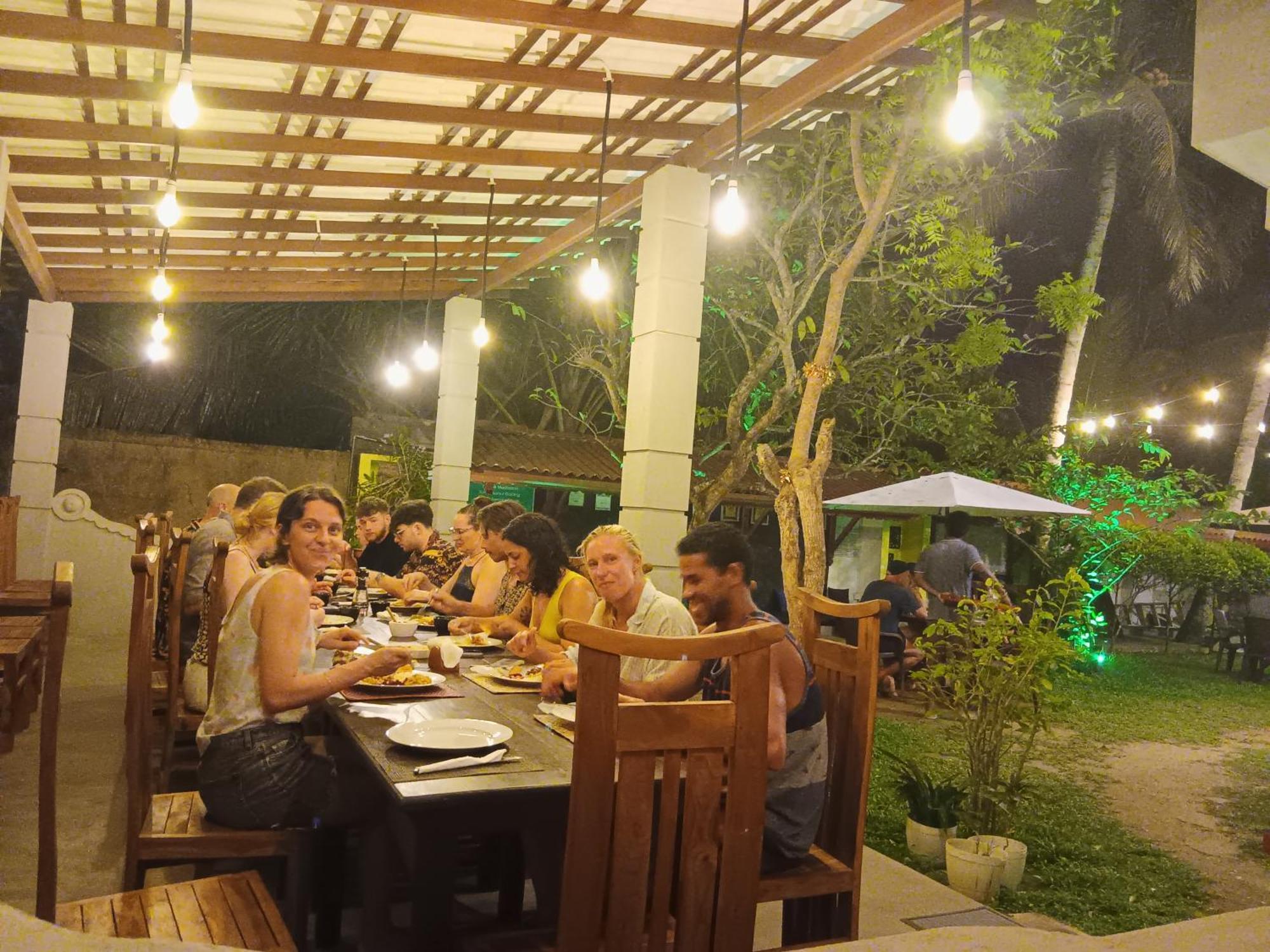 Plantation Surf Inn & Restaurant - Мідіґама-Іст Екстер'єр фото